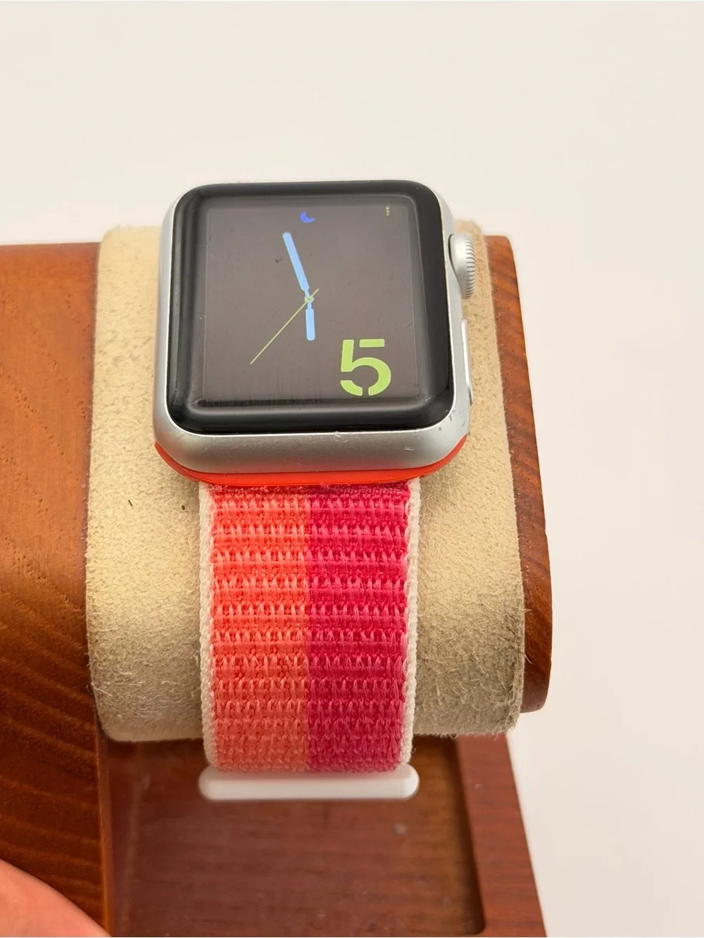 Apple Watch, 38mm, Silver Case, extra band, Charger Included, 7000 series, teste